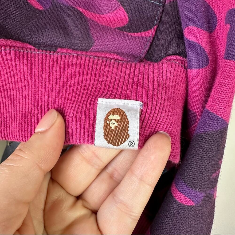 A Bathing Ape BAPE Men's Shark Split Blue Pink Camo Hoodie Size Medium - Picture 8 of 9